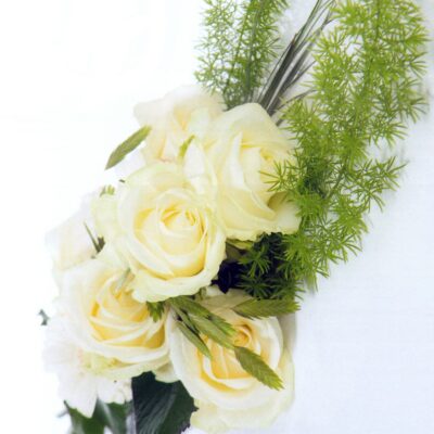 Boeketje witte rozen