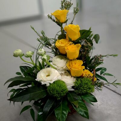 Mandje ranonkel – roosjes